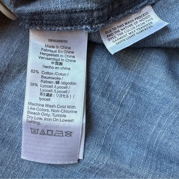 Madewell Chambray Denim Short Sleeve Button-Up Shirt - Size Small - Picture 9 of 10
